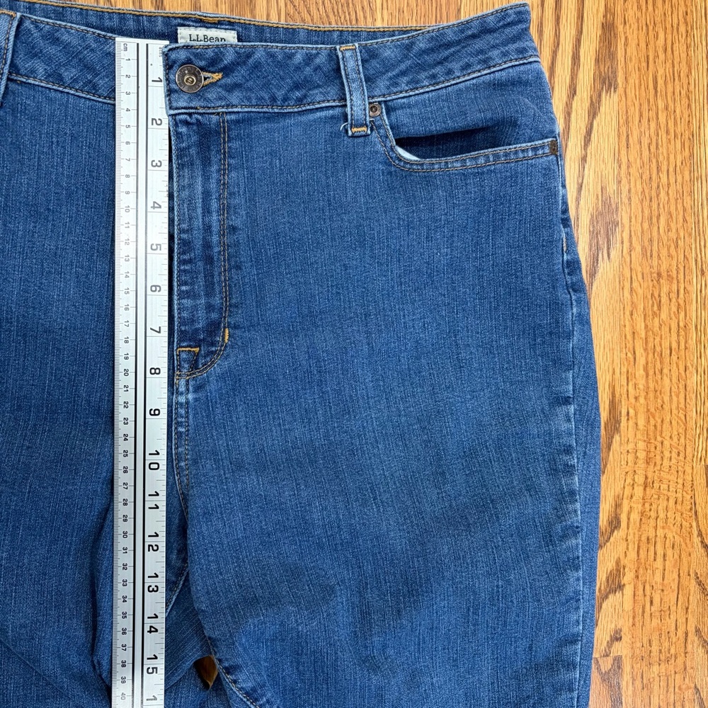 L.L. Bean Classic Fit Blue Jeans - Picture 6 of 11
